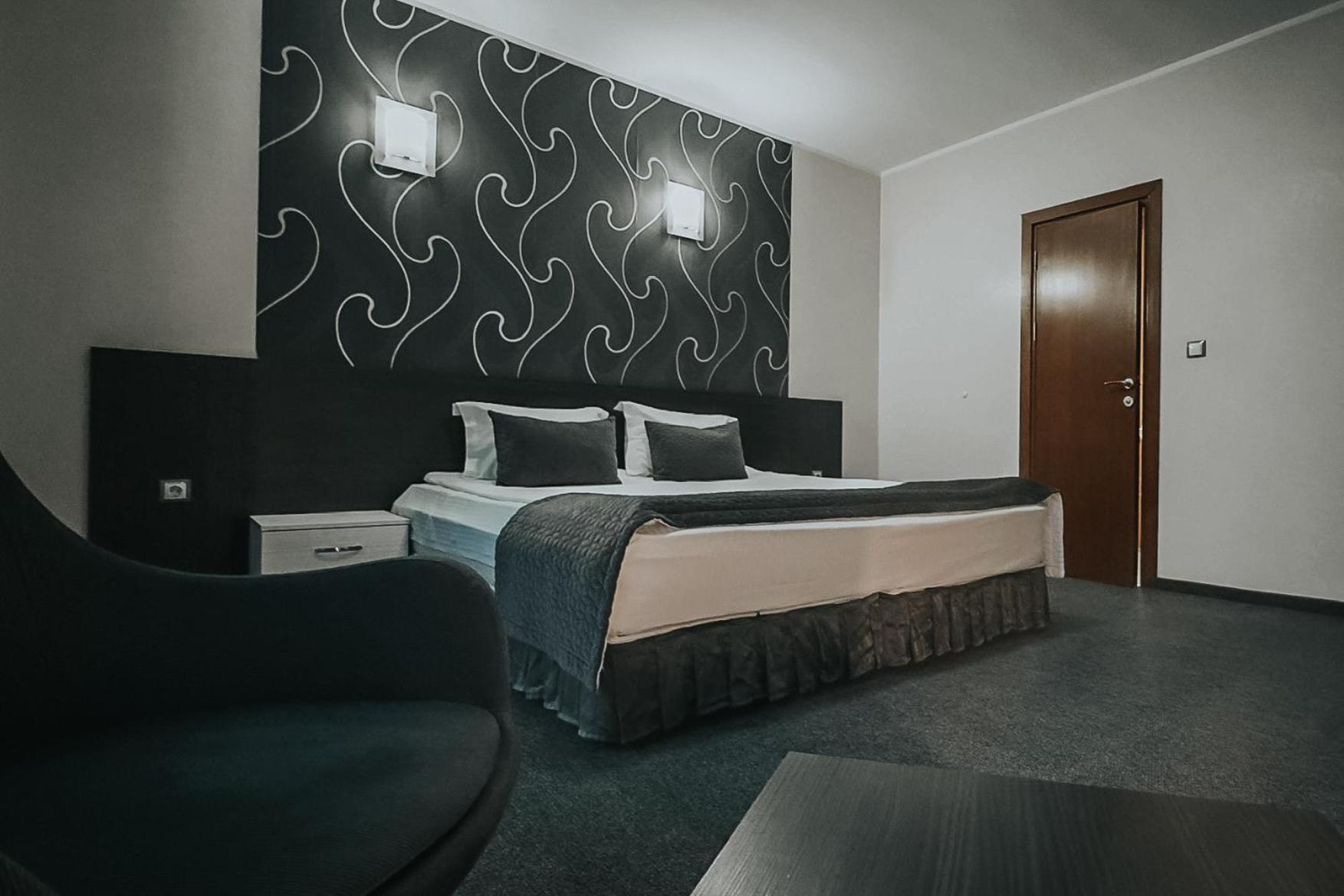 Hotel Noris Plovdiv Bagian luar foto