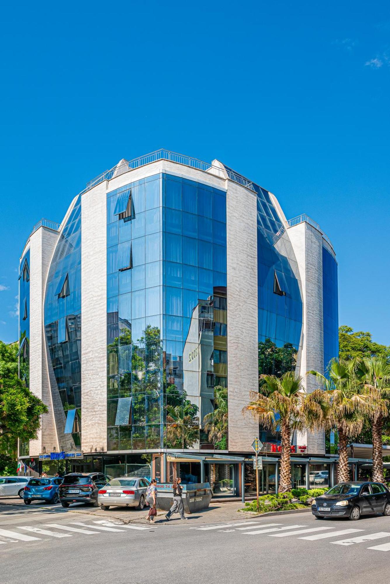 Hotel Noris Plovdiv Bagian luar foto