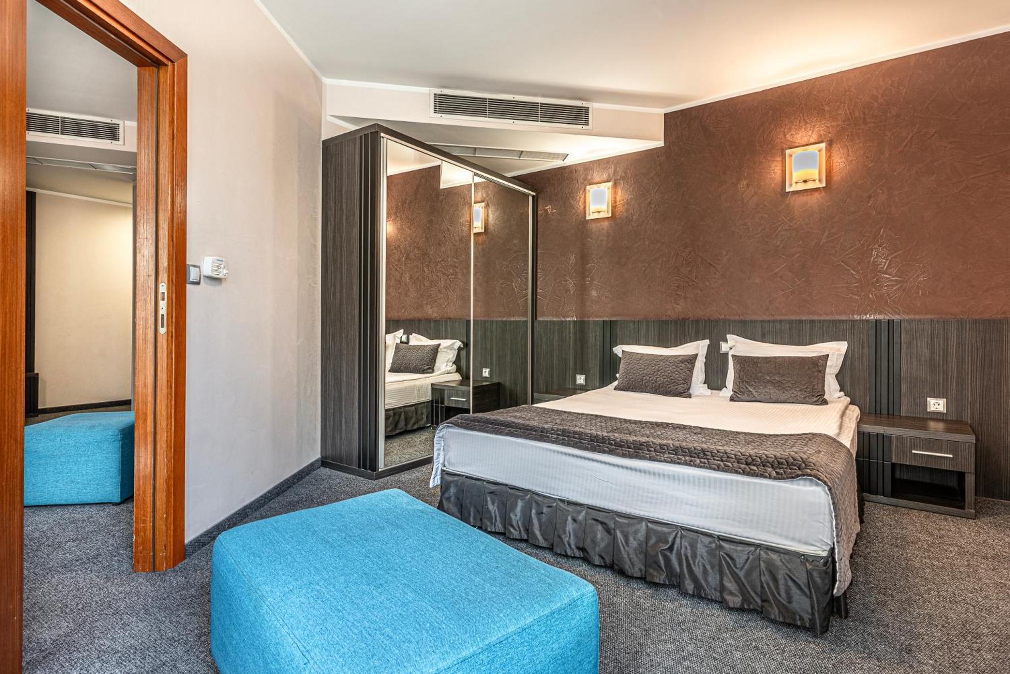 Hotel Noris Plovdiv Bagian luar foto