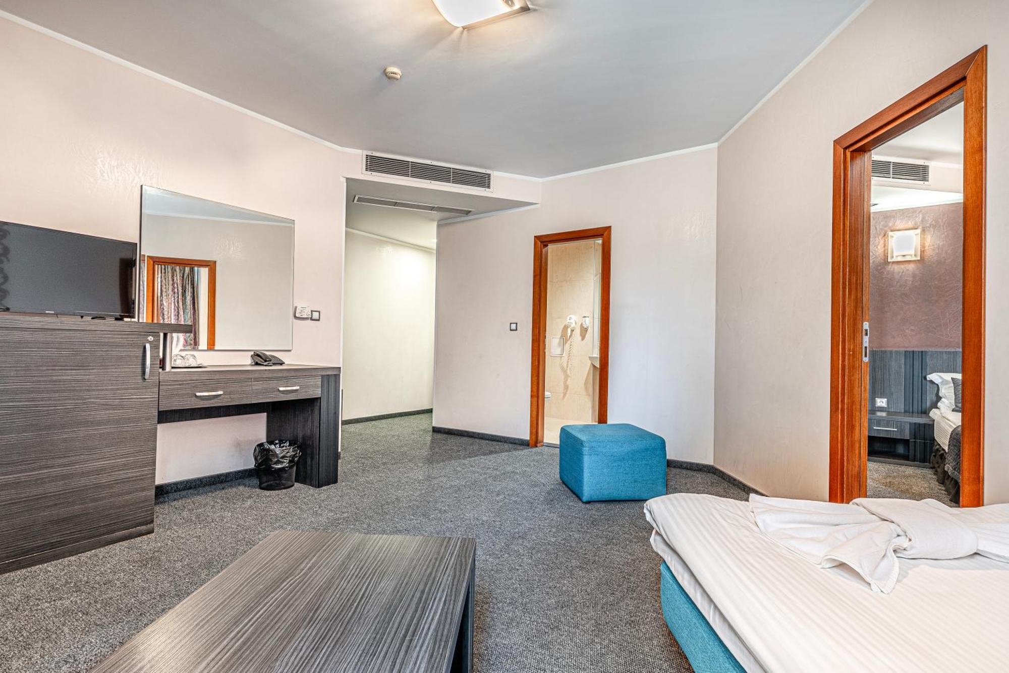Hotel Noris Plovdiv Bagian luar foto