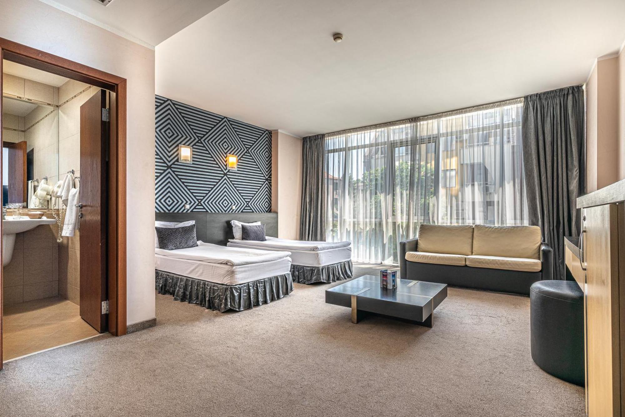 Hotel Noris Plovdiv Bagian luar foto
