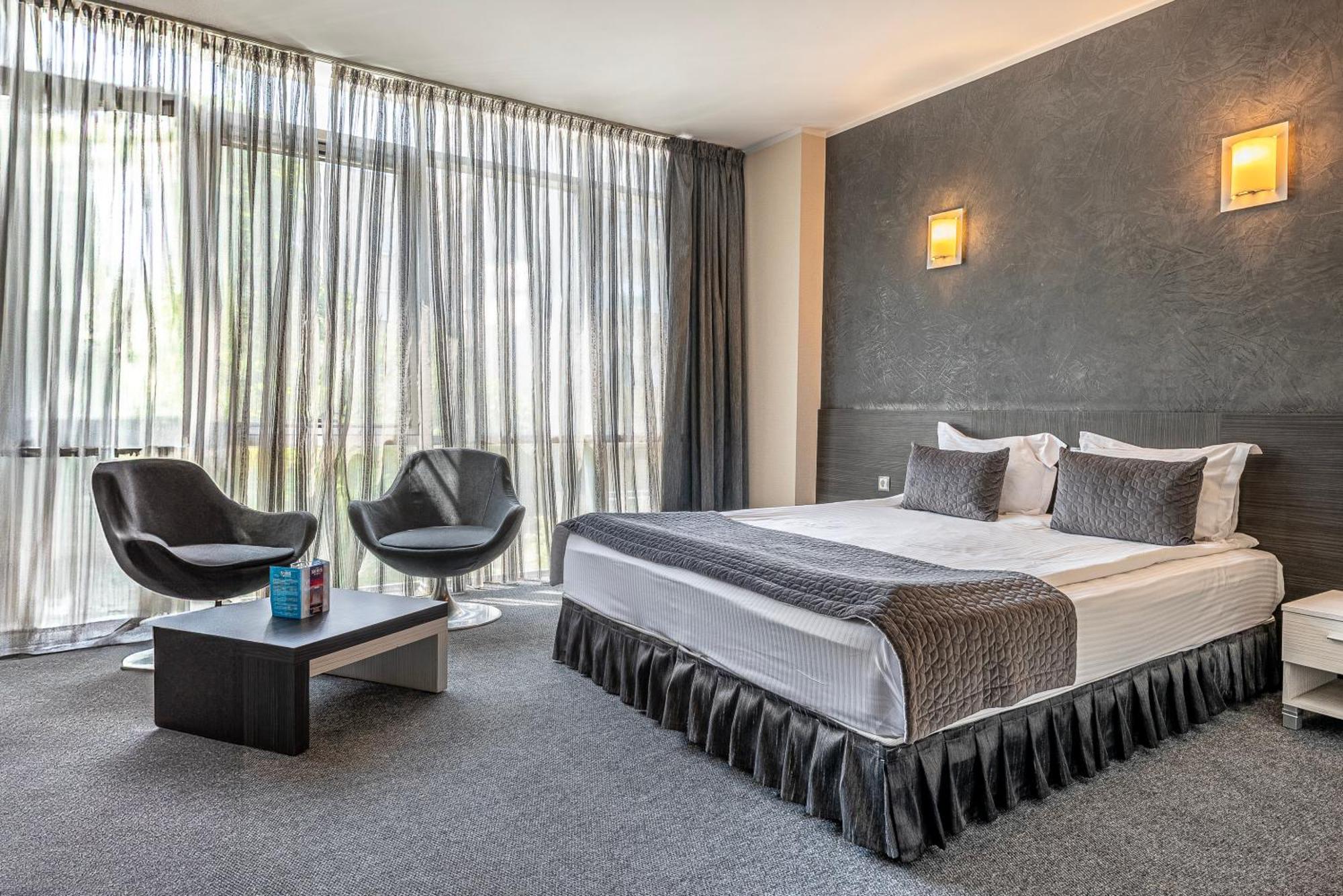 Hotel Noris Plovdiv Bagian luar foto