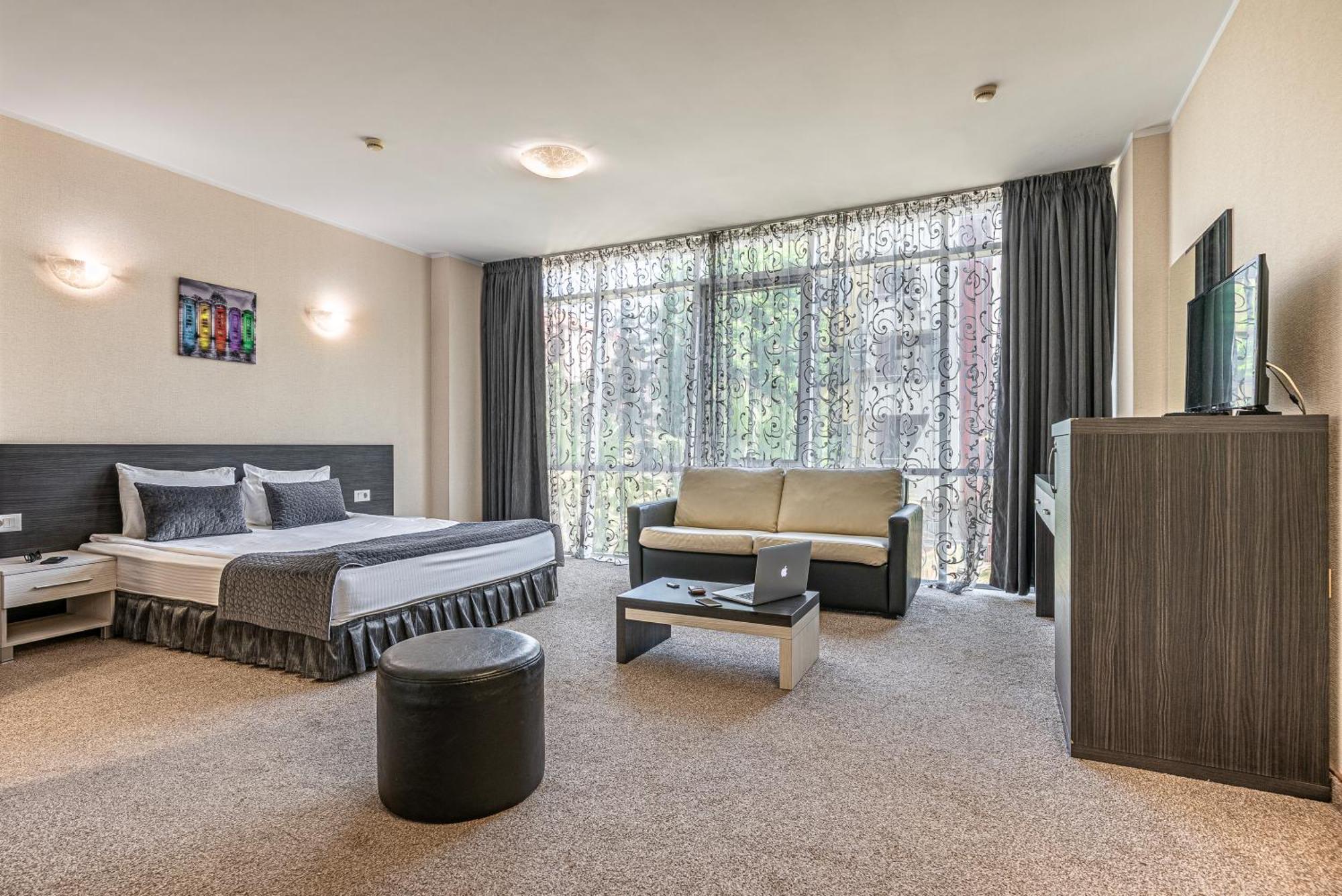 Hotel Noris Plovdiv Bagian luar foto