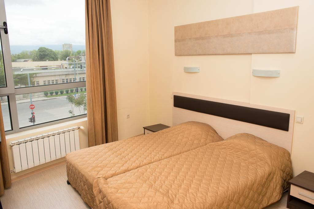 Hotel Noris Plovdiv Ruang foto